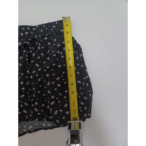 SO Ruffle Shorts High Rise Black White Floral Womens XS NWT - Picture 9 of 9